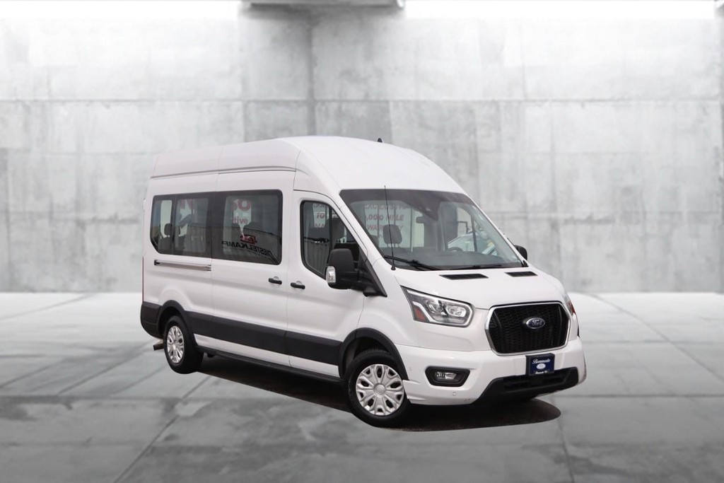 Ford Transit Passenger Wagon Vehicle Image 02