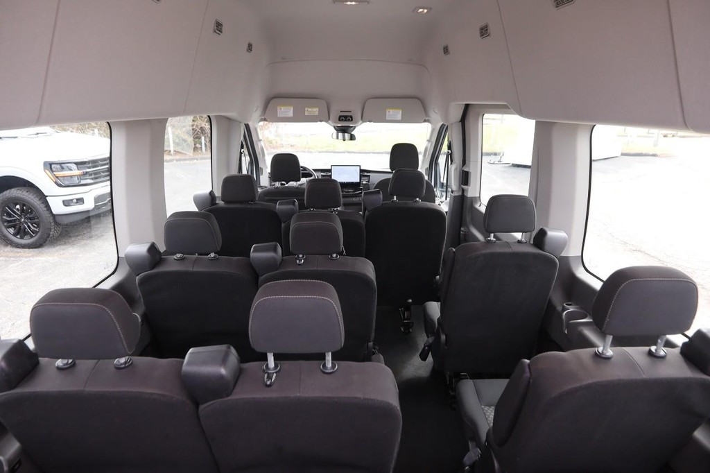 Ford Transit Passenger Wagon Vehicle Image 08