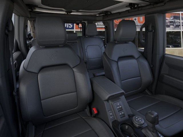 Ford Bronco Vehicle Full-screen Gallery Image 10