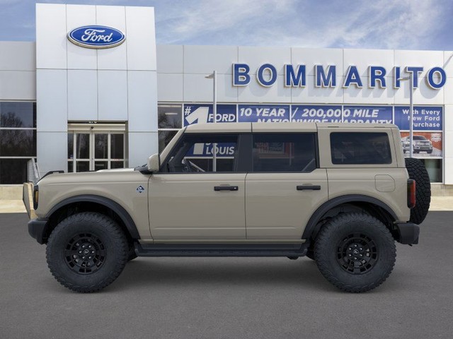 Ford Bronco Vehicle Image 03