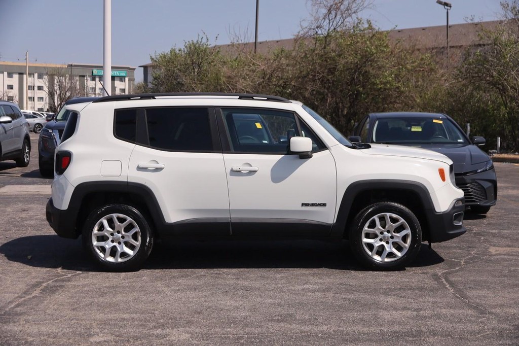 Jeep Renegade Vehicle Full-screen Gallery Image 5