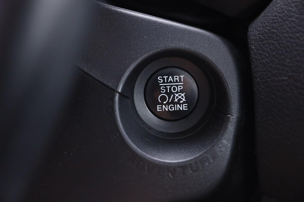 Jeep Renegade Vehicle Full-screen Gallery Image 14