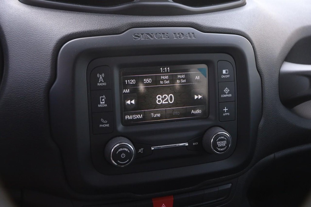 Jeep Renegade Vehicle Full-screen Gallery Image 15