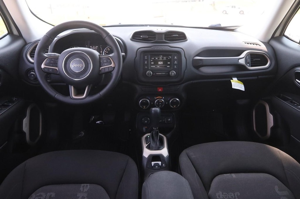 Jeep Renegade Vehicle Full-screen Gallery Image 20