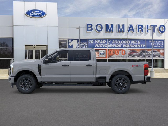 Ford Super Duty F-250 SRW Vehicle Image 03
