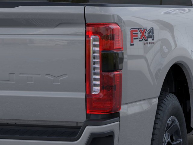 Ford Super Duty F-250 SRW Vehicle Image 21