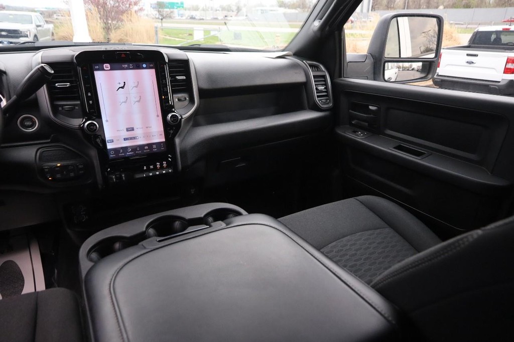 Ram 2500 Vehicle Image 24