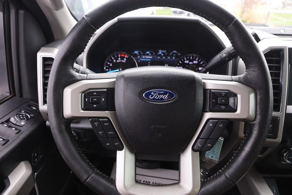 Ford Super Duty F-250 SRW Vehicle Full-screen Gallery Image 10