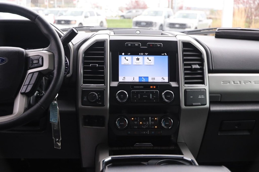 Ford Super Duty F-250 SRW Vehicle Full-screen Gallery Image 23