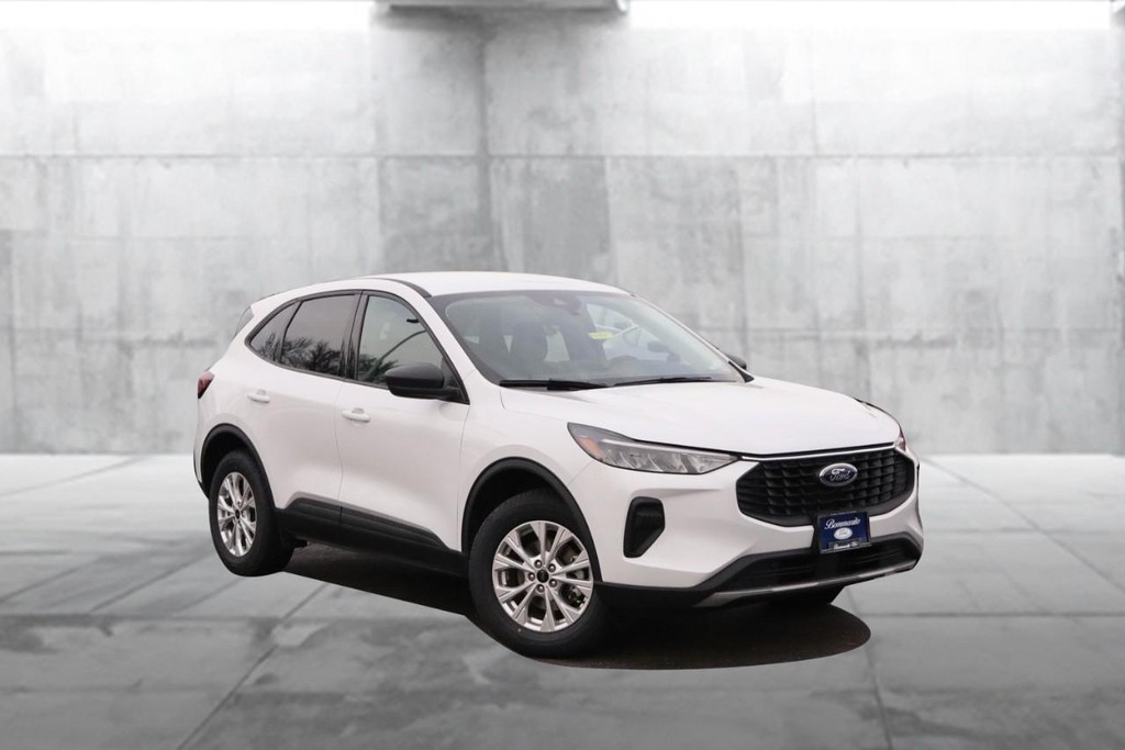 Ford Escape Vehicle Image 02