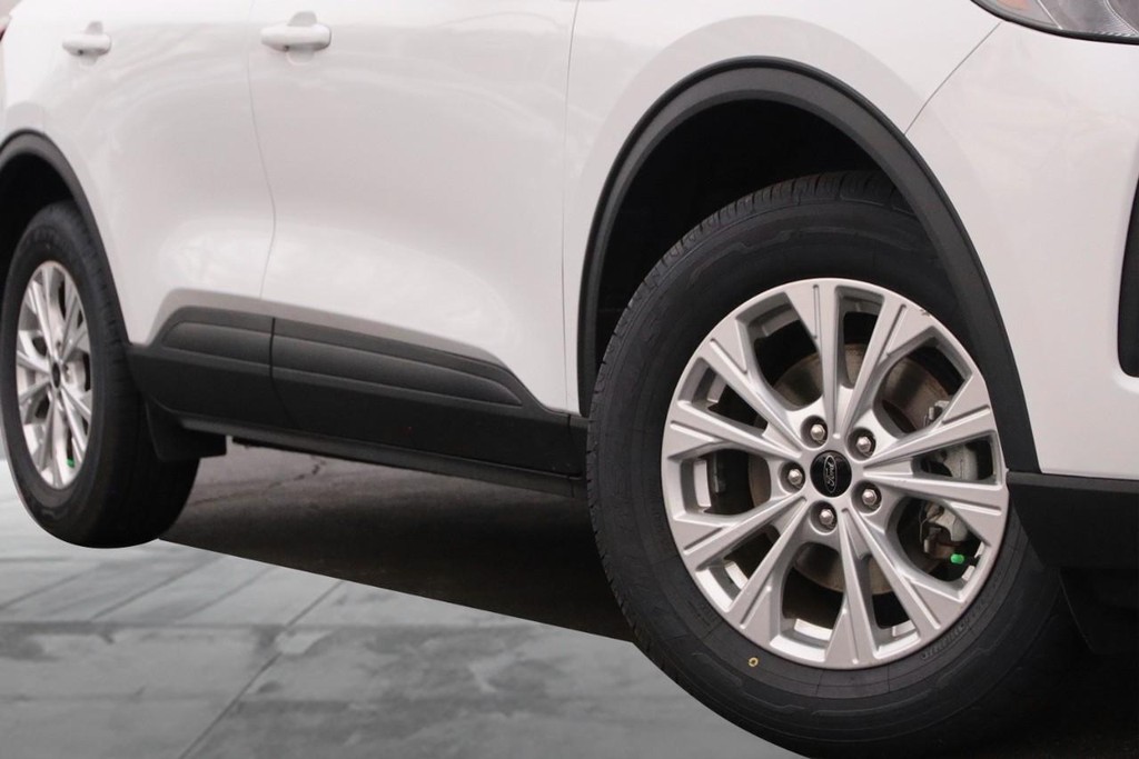 Ford Escape Vehicle Image 03