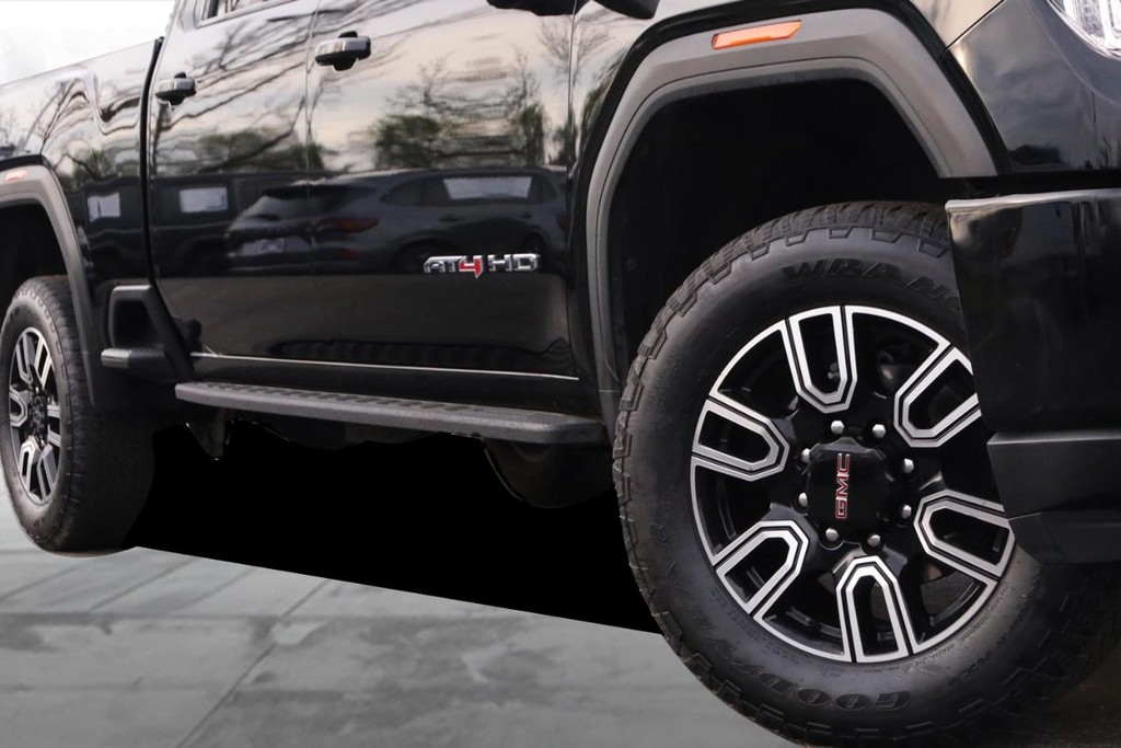 GMC Sierra 2500HD Vehicle Image 03