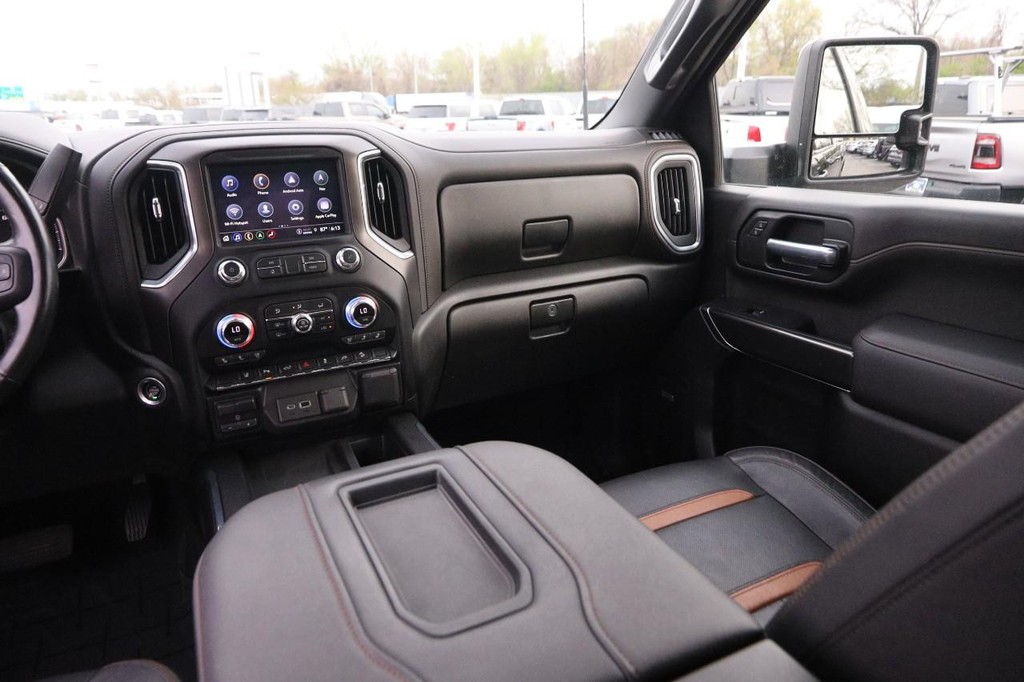 GMC Sierra 2500HD Vehicle Image 25