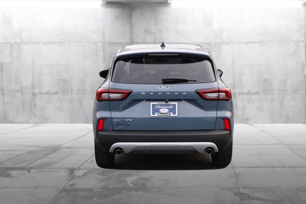Ford Escape Vehicle Image 06