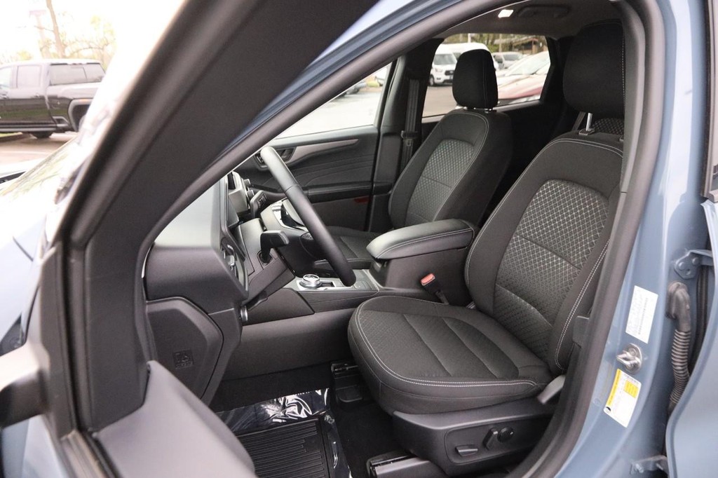 Ford Escape Vehicle Image 09