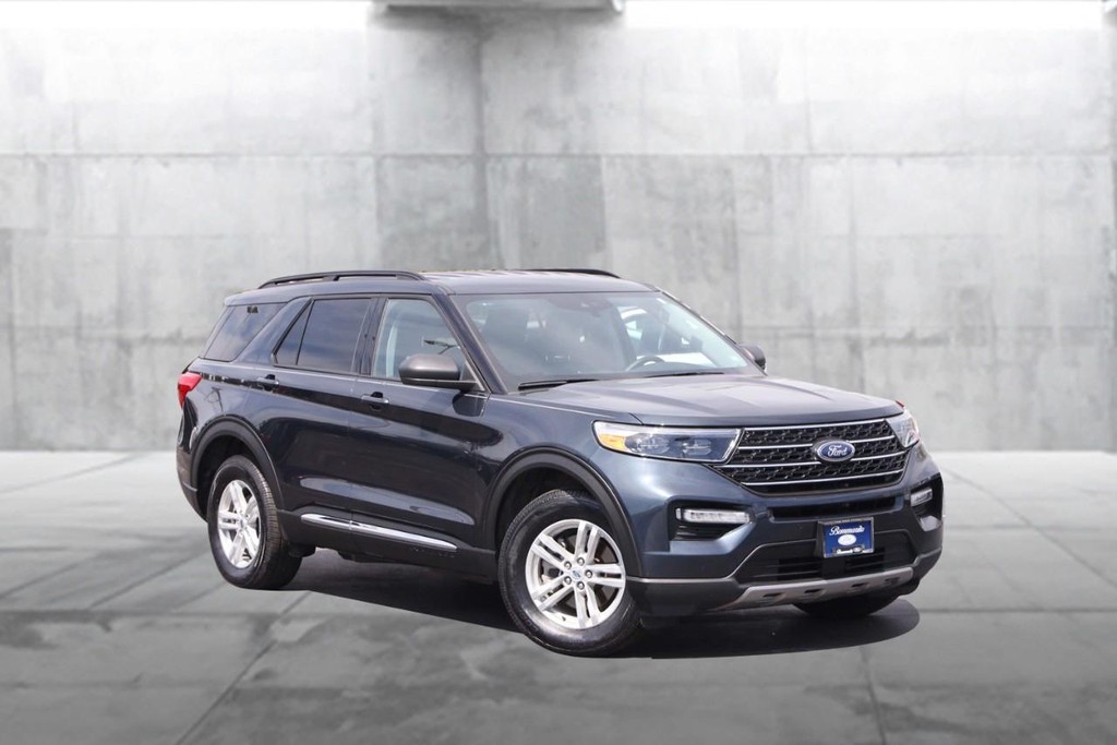 Ford Explorer Vehicle Image 02