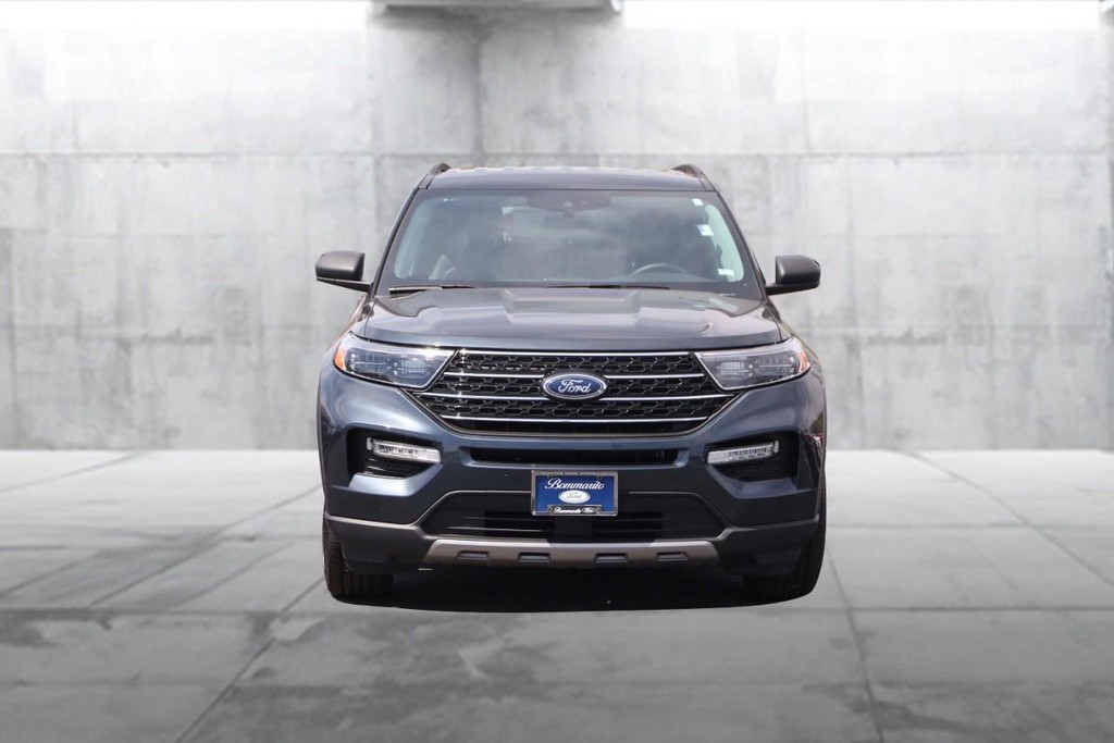 Ford Explorer Vehicle Image 04