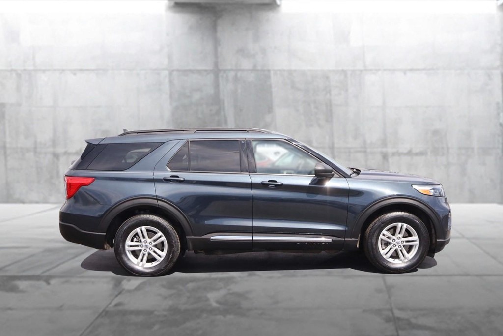 Ford Explorer Vehicle Image 05