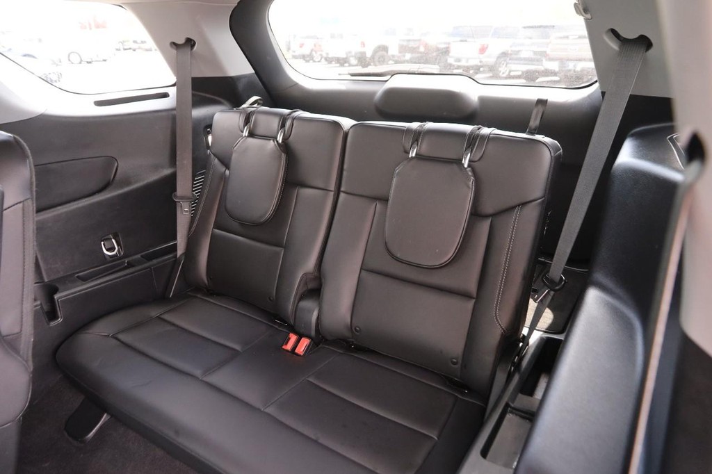 Ford Explorer Vehicle Image 11