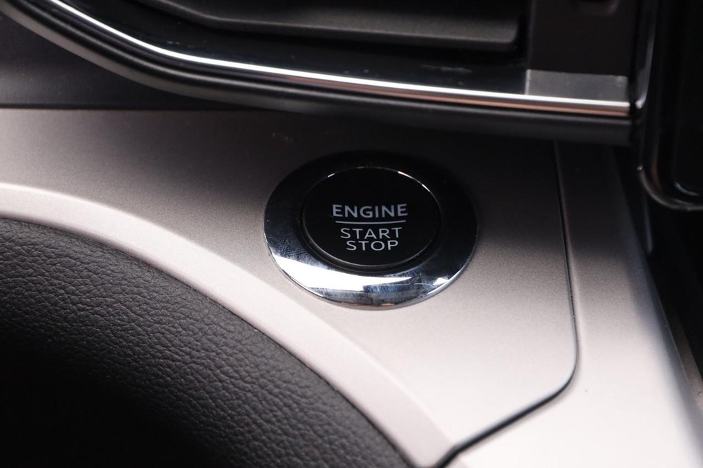 Ford Explorer Vehicle Image 16