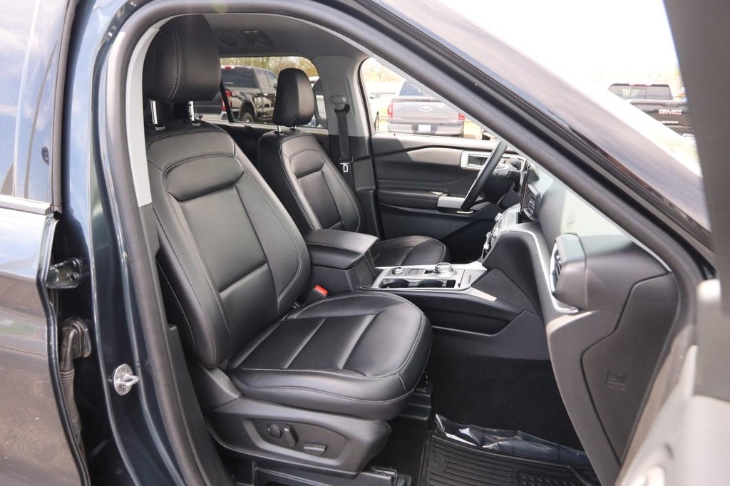Ford Explorer Vehicle Image 27