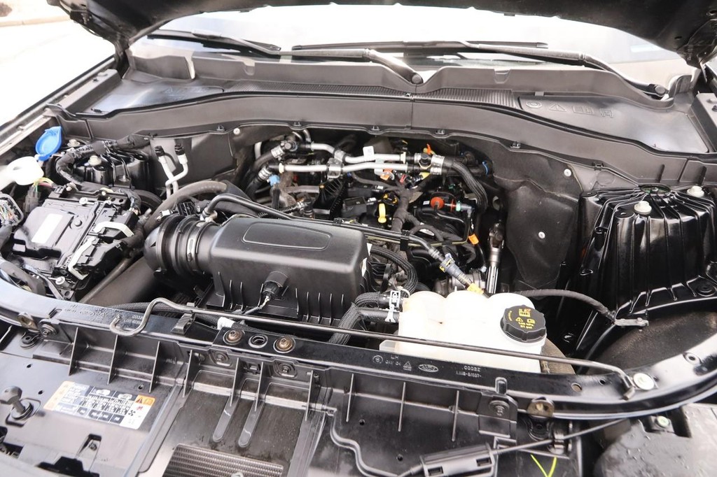 Ford Explorer Vehicle Image 28