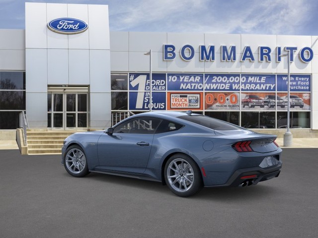 Ford Mustang Vehicle Full-screen Gallery Image 4