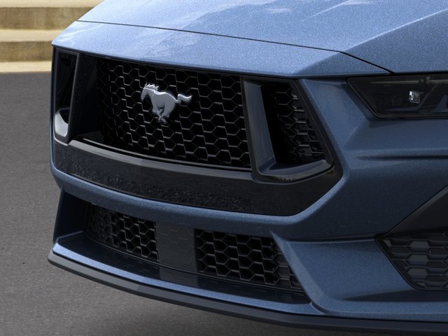 Ford Mustang Vehicle Full-screen Gallery Image 17