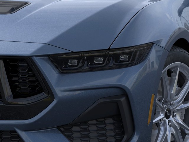 Ford Mustang Vehicle Full-screen Gallery Image 18
