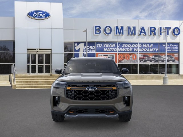 Ford Explorer Vehicle Full-screen Gallery Image 6
