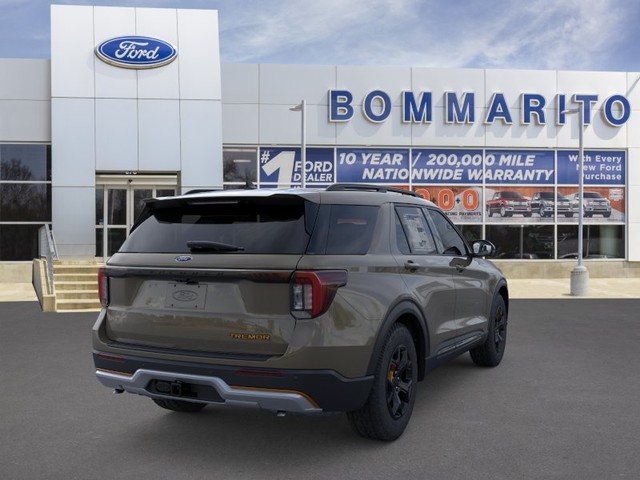 Ford Explorer Vehicle Full-screen Gallery Image 8