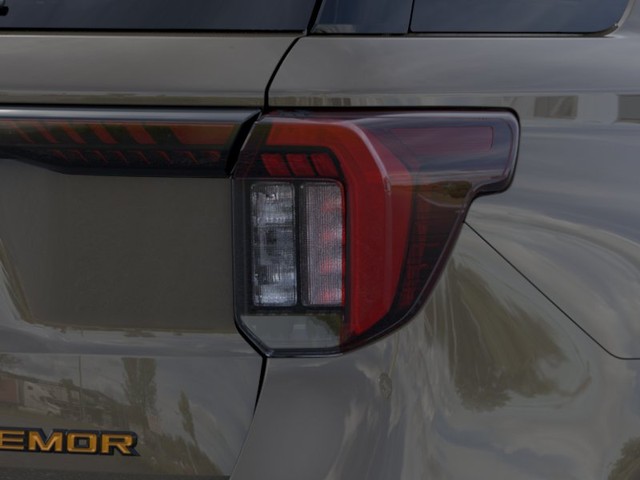 Ford Explorer Vehicle Full-screen Gallery Image 21
