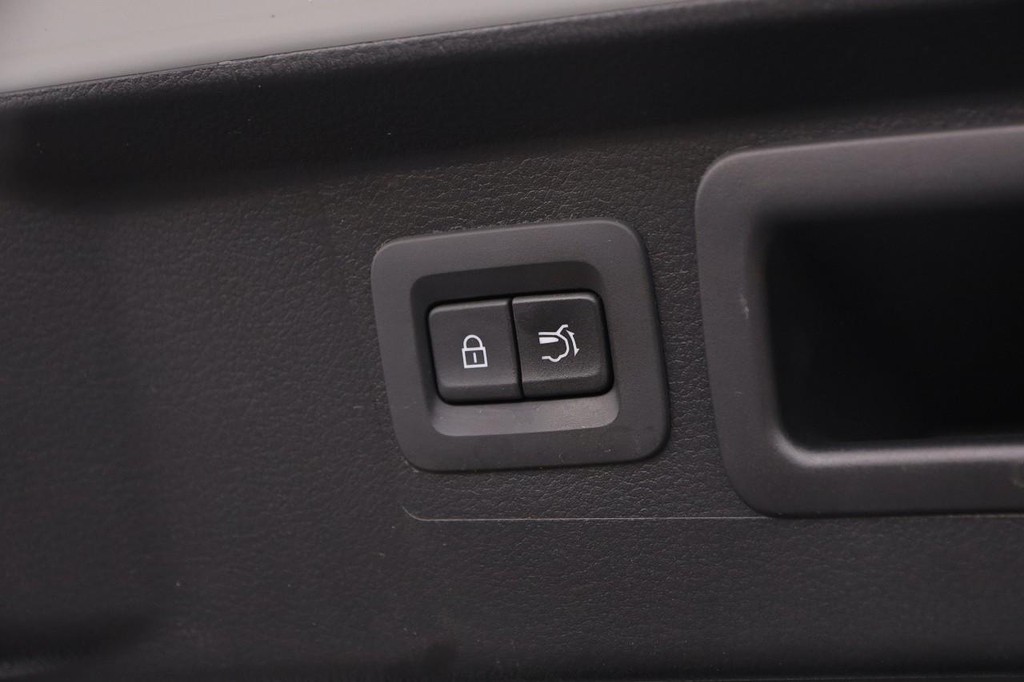 Mazda CX-50 Vehicle Image 08