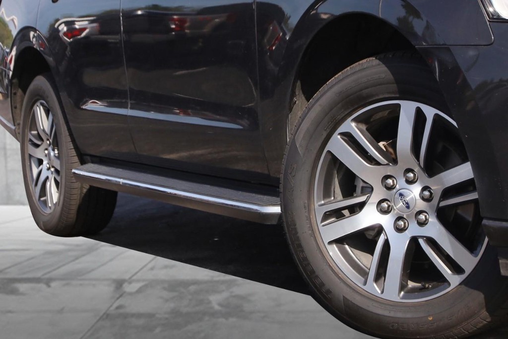 Ford Expedition Vehicle Image 03
