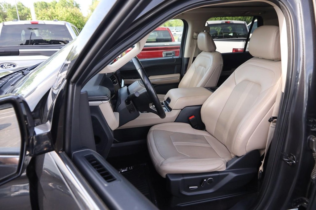 Ford Expedition Vehicle Image 10