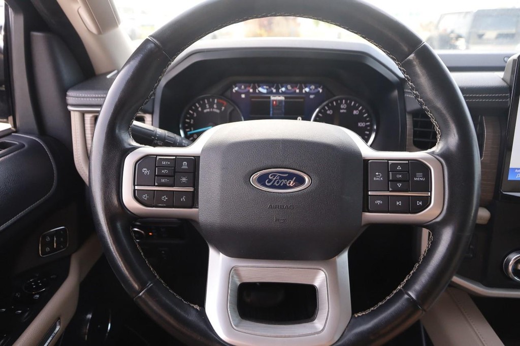 Ford Expedition Vehicle Image 13