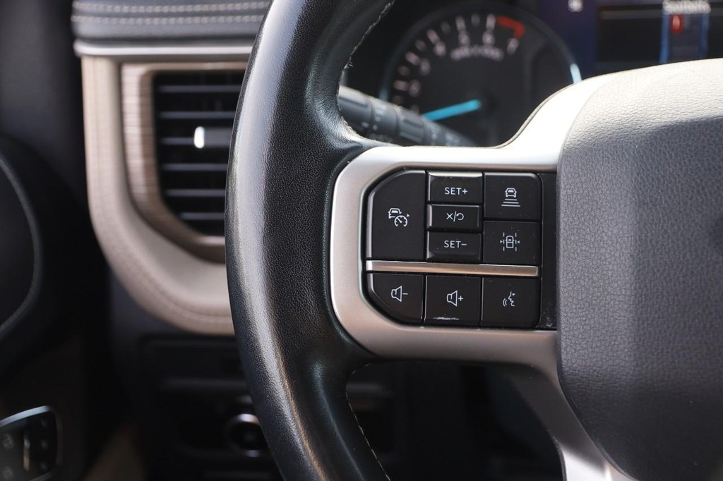 Ford Expedition Vehicle Image 14