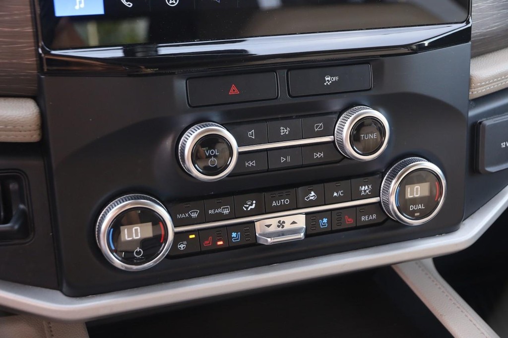 Ford Expedition Vehicle Image 21