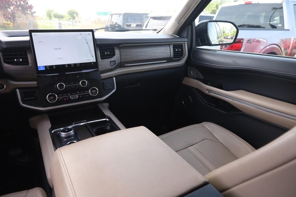 Ford Expedition Vehicle Image 28