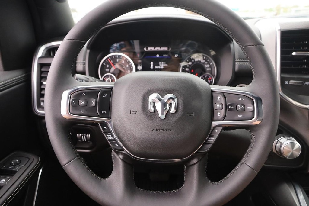 Ram 1500 Vehicle Image 11