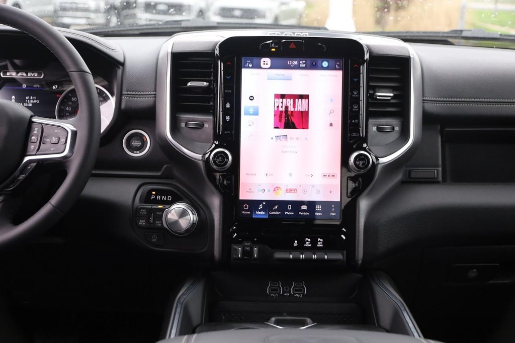 Ram 1500 Vehicle Image 26