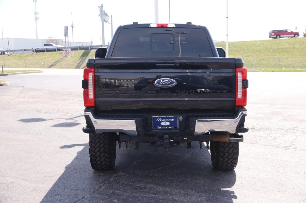 Ford Super Duty F-250 SRW Vehicle Image 06