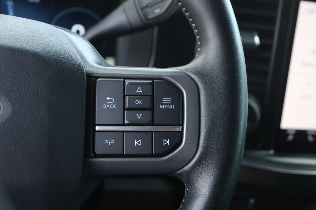 Ford Super Duty F-250 SRW Vehicle Image 13