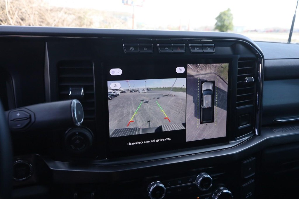 Ford Super Duty F-250 SRW Vehicle Image 17