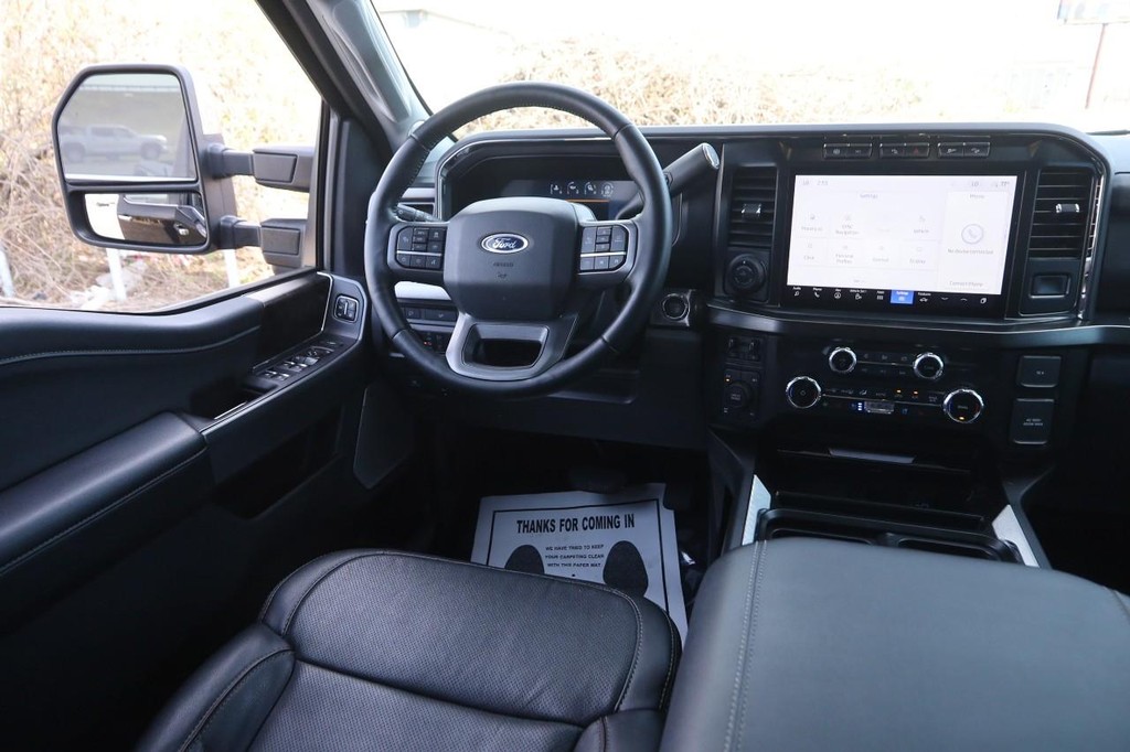 Ford Super Duty F-250 SRW Vehicle Image 23