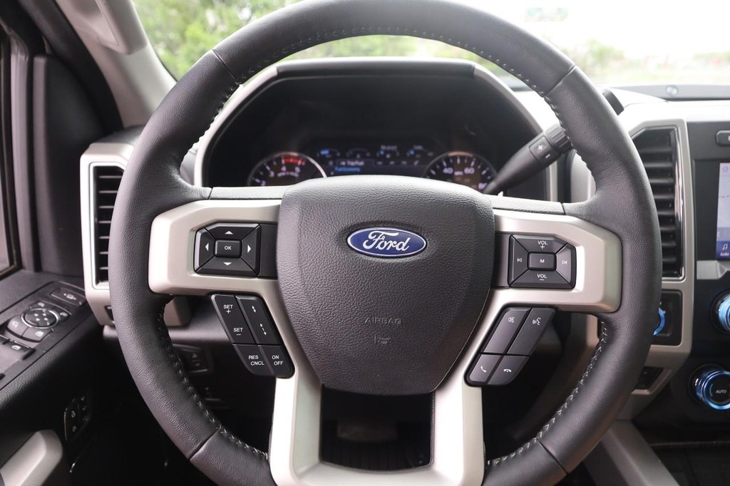 Ford Super Duty F-350 SRW Vehicle Image 13