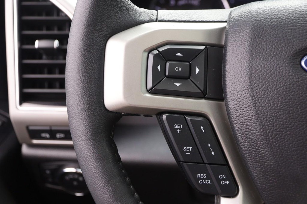 Ford Super Duty F-350 SRW Vehicle Image 14