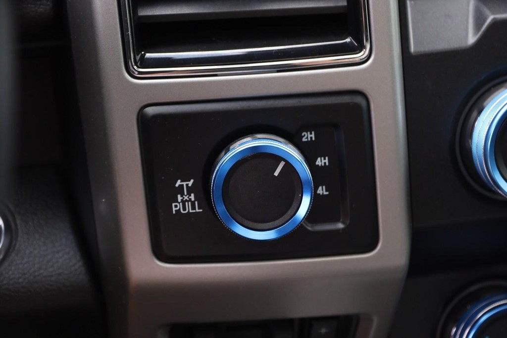 Ford Super Duty F-350 SRW Vehicle Image 22