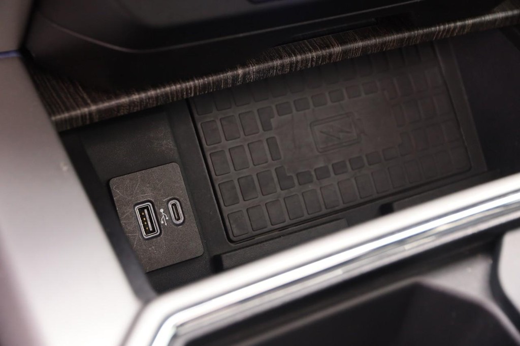 Ford Super Duty F-350 SRW Vehicle Image 23