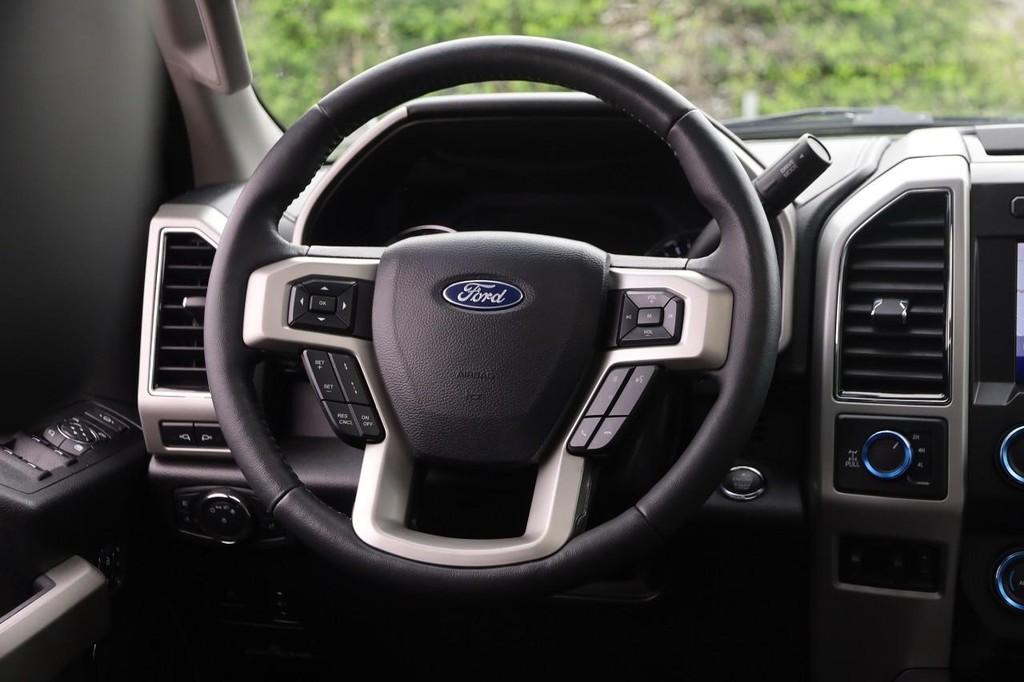 Ford Super Duty F-350 SRW Vehicle Image 27